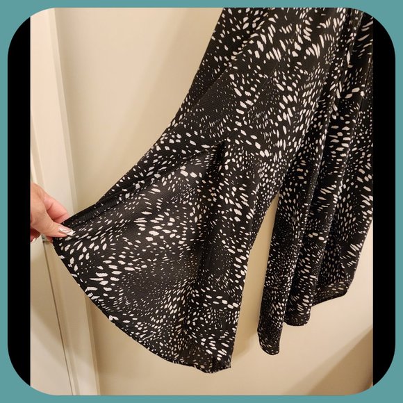 CLEO PETITES || Breezy Pull-on Palazzo Crops (SIZE XS) - Picture 3 of 5